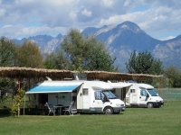 Camping az Albán Alpok lábánál